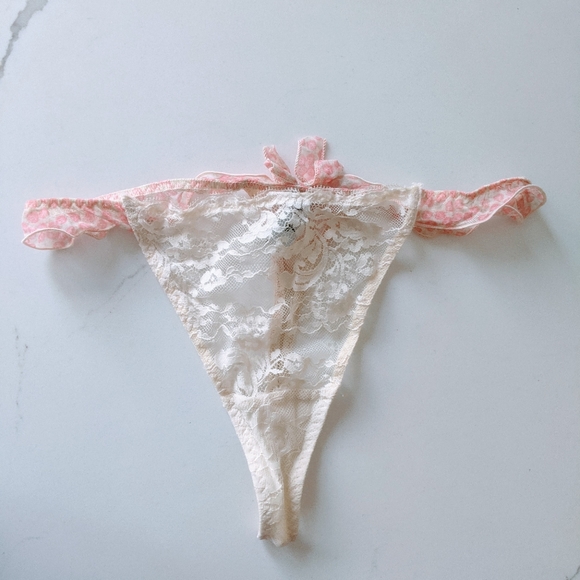 Aubade Lingerie Camisole and Thong - Picture 6 of 8